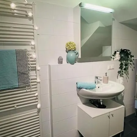 Apartment Wohnen Bei Frau Tinz - - Bahnhof- Und Zentrumsnaehe *