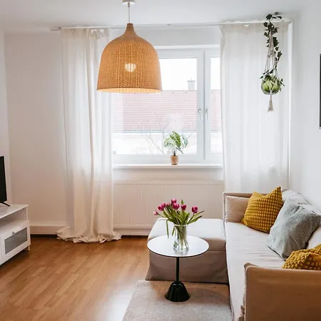 Apartment Wohnen Bei Frau Tinz - - Bahnhof- Und Zentrumsnaehe Neunkirchen