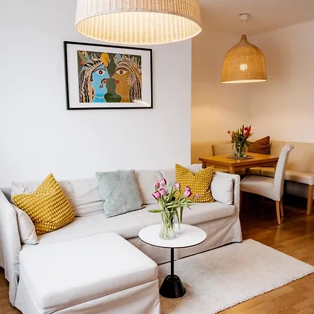 アパート Wohnen Bei Frau Tinz - - Bahnhof- Und Zentrumsnaehe ノインキルヒェン