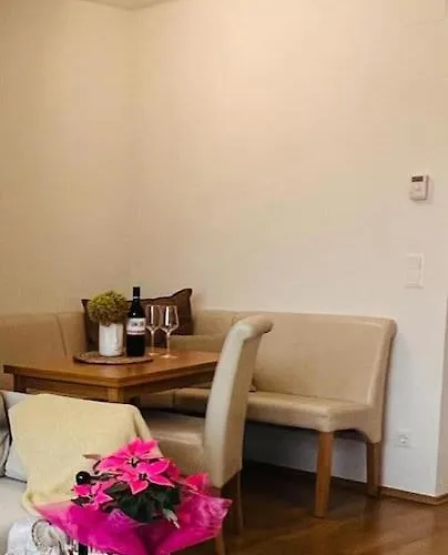 Wohnen Bei Frau Tinz - - Bahnhof- Und Zentrumsnaehe ノインキルヒェン