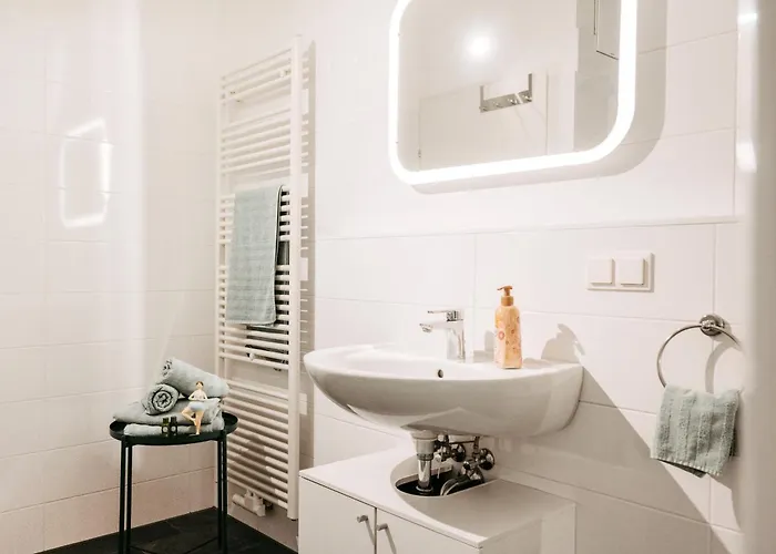 Wohnen Bei Frau Tinz - - Bahnhof- Und Zentrumsnaehe ノインキルヒェン